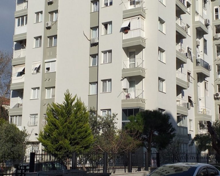 Başbey Apartmanı Bornova