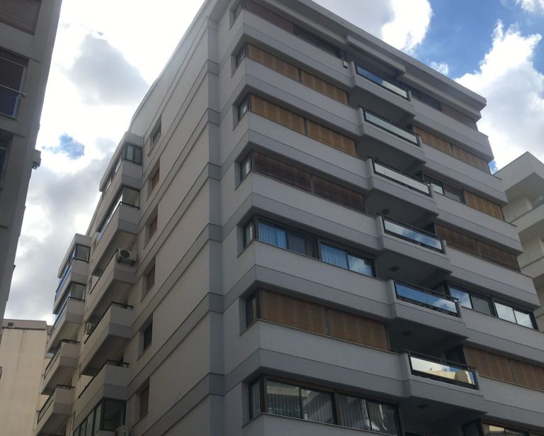 Çam Apartmanı Alsancak, İzmir